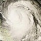 超强台风“巴威”步步逼近：路径仍有变数，风雨或波及大半个中国