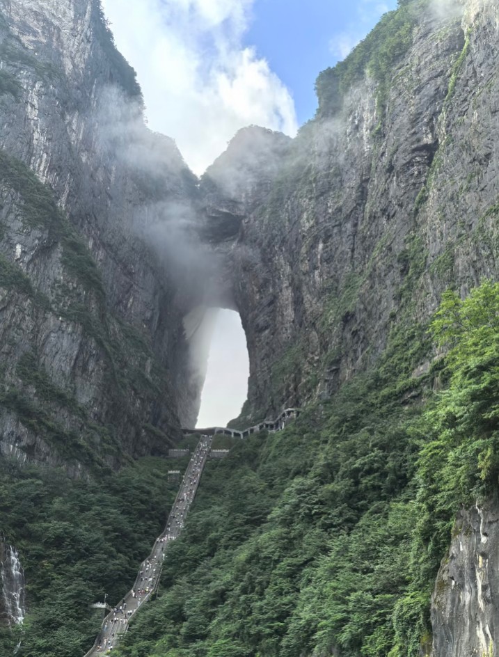 1784865771293913.png 张家界3.png