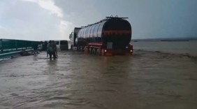 当沙漠开始下暴雨