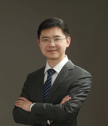 陈沛文律师的专业背景与执业资质如何？