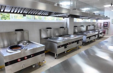 告别“盒饭” 全市近半学校升级食堂自主供餐