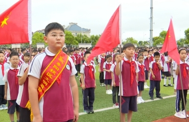 开学首日 11万多名学子迎来新学期