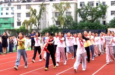 新学期开启 思政法治教育进校园