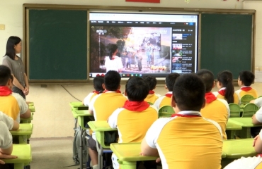 泰师附小东润分校：集中收看《开学第一课》 感悟伟大长征精神