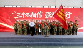 泰兴市举行2026年秋季新兵“三个不相信·强军我先行”出征仪式暨全民国防教育活动