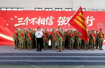 泰兴市举行2026年秋季新兵“三个不相信·强军我先行”出征仪式暨全民国防教育活动