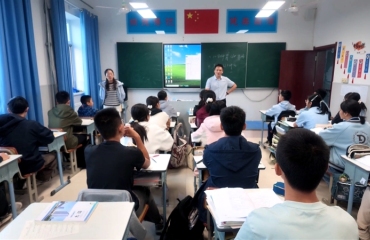 拥军支教十四年 戈壁深处崛起沿海水准现代学校