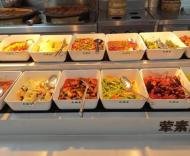 一碗饭的生死突围：长三角长者食堂如何活下去？