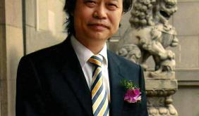 精神还乡：尹石新诗《未老莫还乡》中的别样“乡愁”