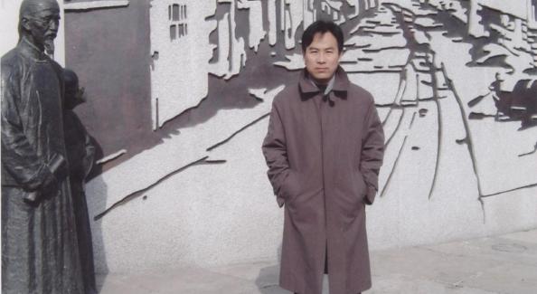 寂静的微光：在高翔诗作《鲁迅》中品读启蒙者的孤独困境