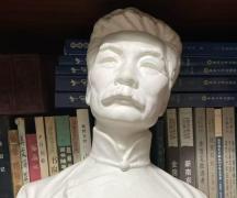 一身洁白微光——合四十年前高翔《鲁迅》诗