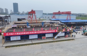盐宜铁路站前5标泰兴东制梁场顺利建成投产