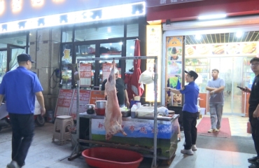 城管部门开展夜间市容秩序专项整治行动