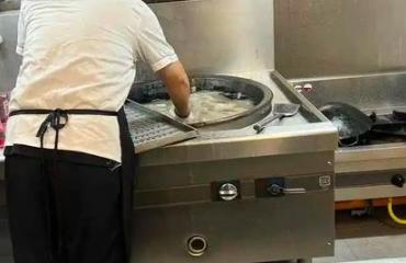 为什么每次都要等有人拿职业生涯去赌，南京孩子的饭碗才有人管？