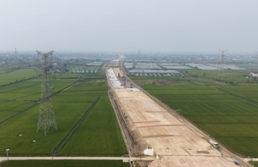 如常高速黄桥至泰兴段进入路面施工阶段